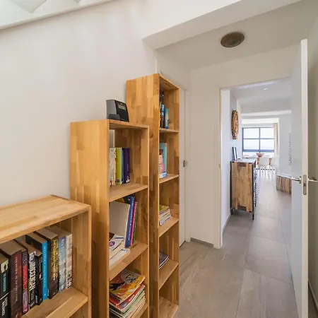 Vila Poolside With Ocean Views *