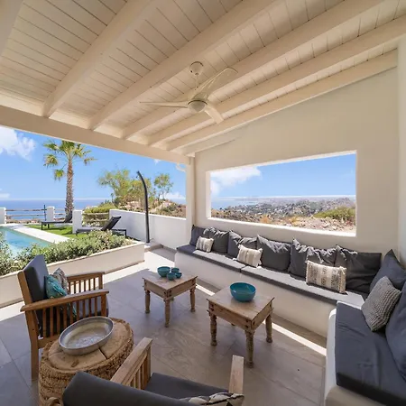 Poolside With Ocean Views Вилла *